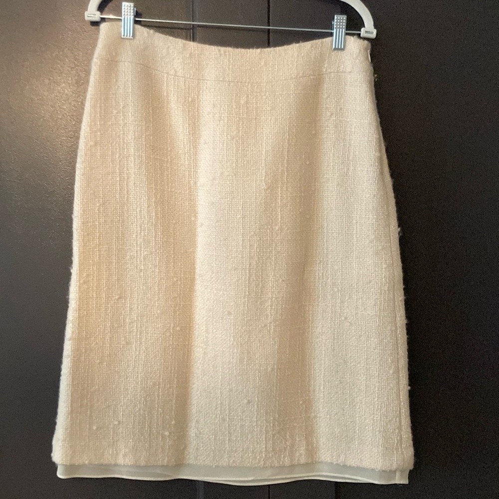 Elegant Cream Women's Skirt (Size 10)